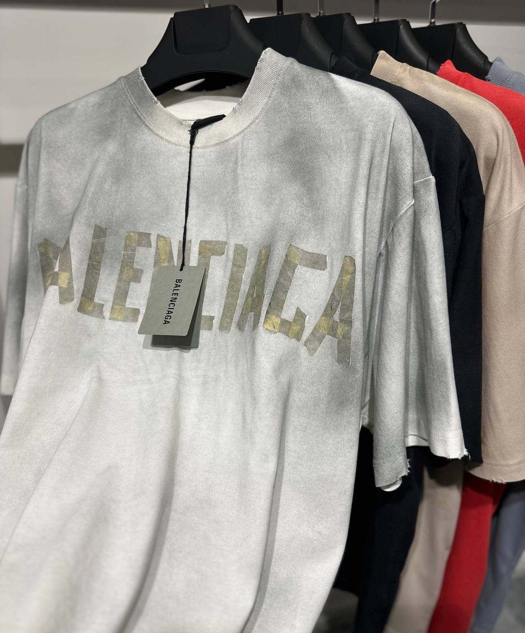 Sneakerhill - Balenciaga T-Shirt 101
