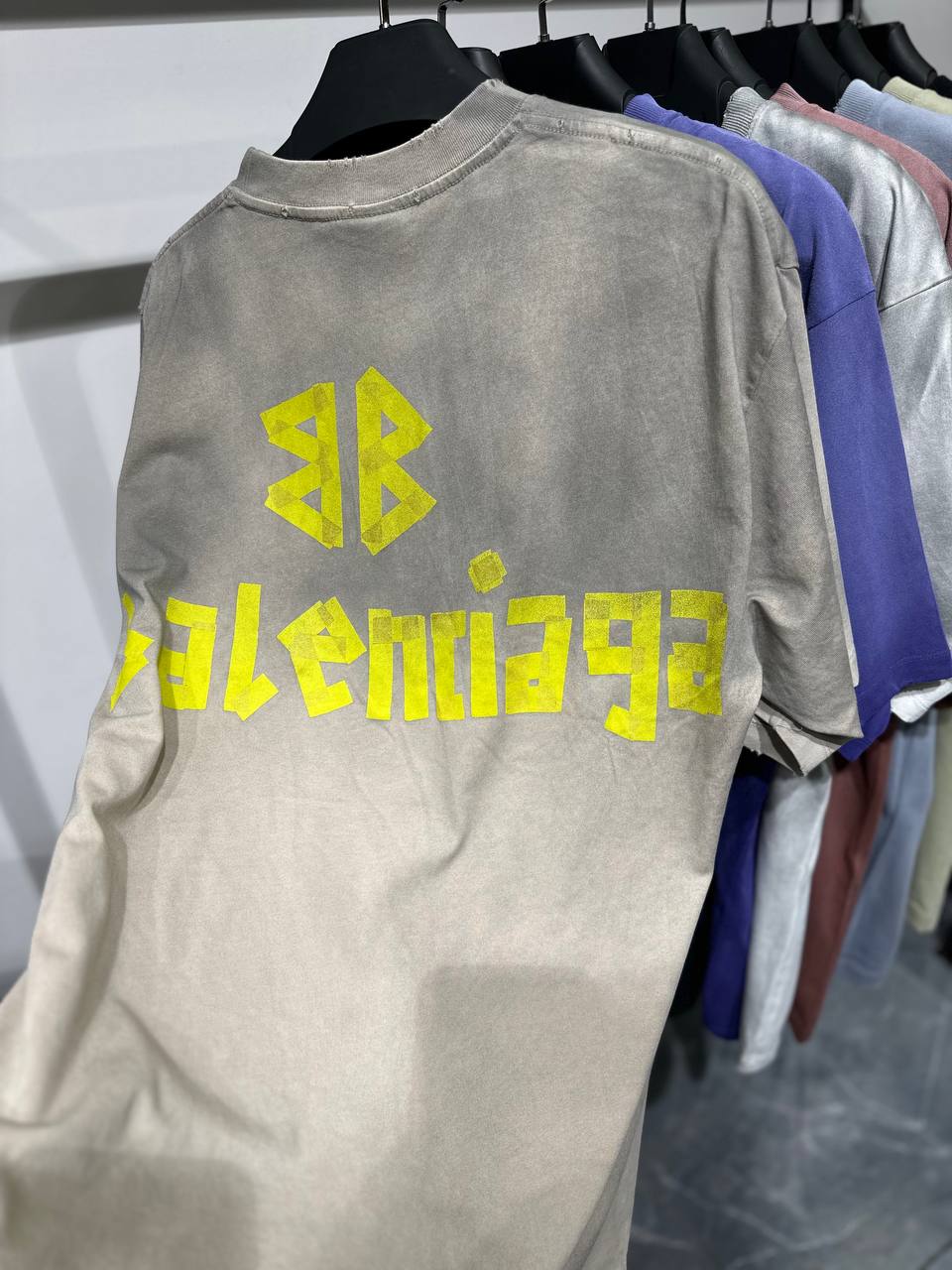 Sneakerhill - Balenciaga T-Shirt 101
