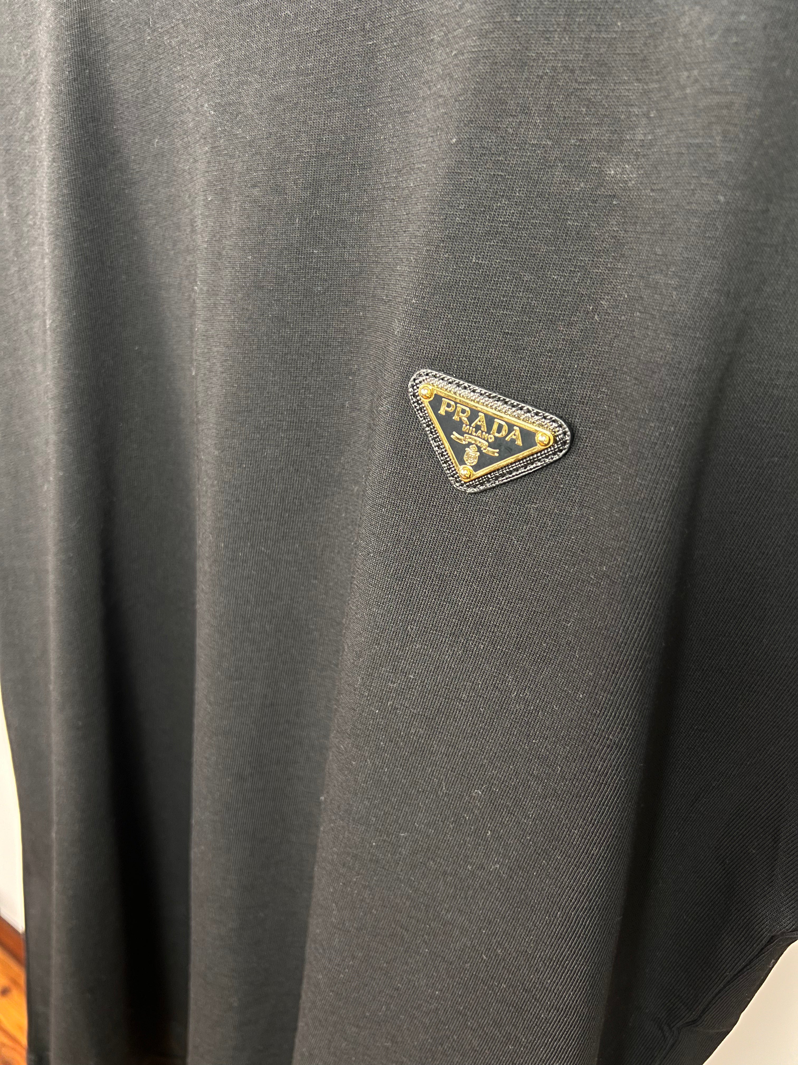 Sneakerhill - Prada T-Shirt 101