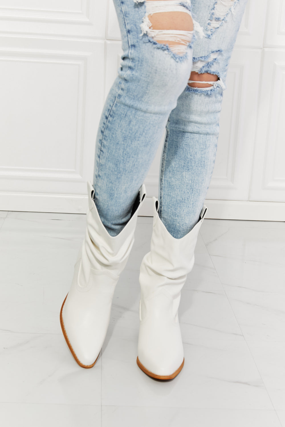 MMShoes Better in Texas Scrunch Cowboy Boots in White Trendsi