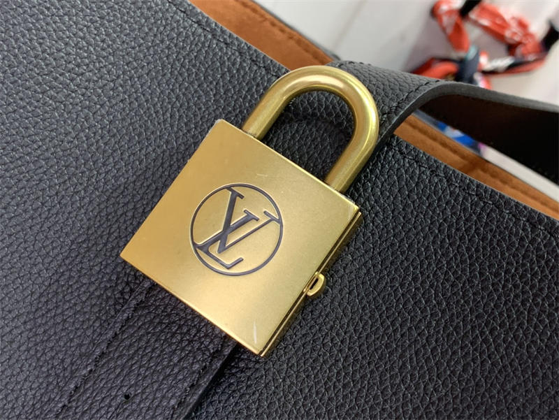 LV Onthego Monogram M25342 1984brand