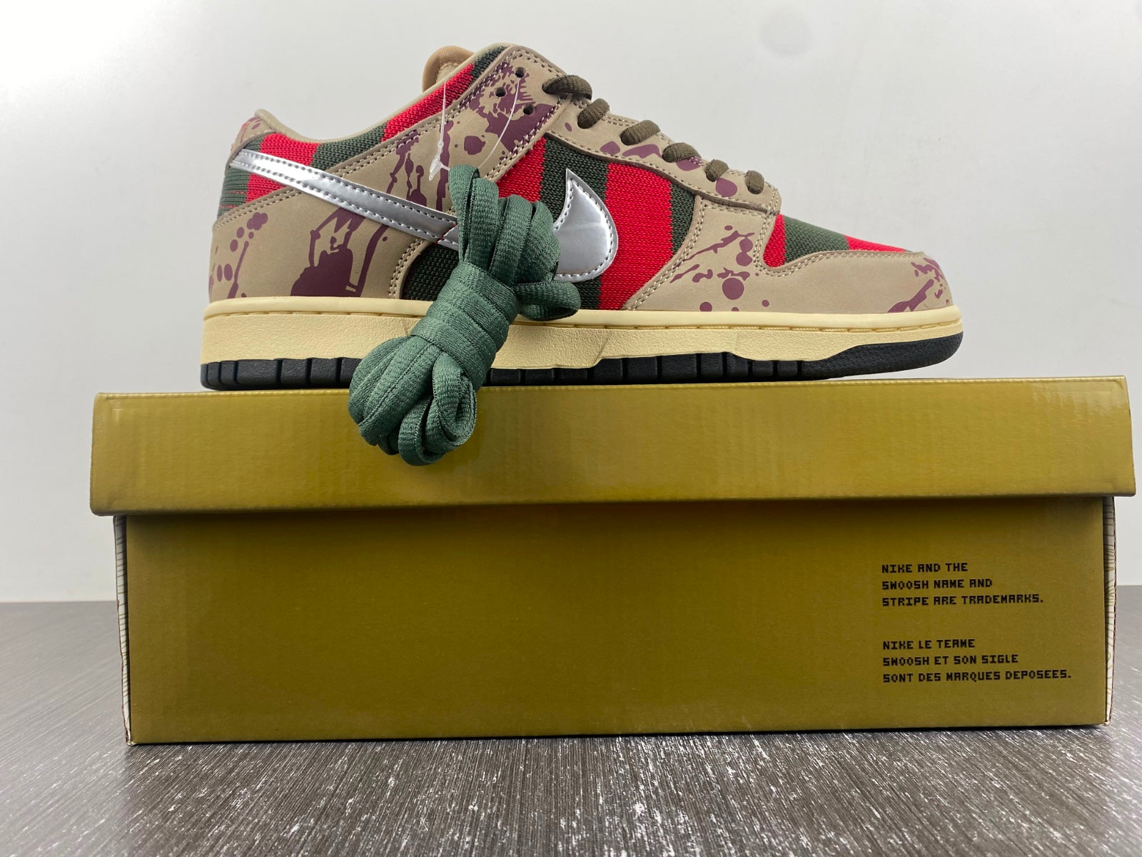 Custom SB Dunk Low “Freddy Krueger” - sneakerlandnet