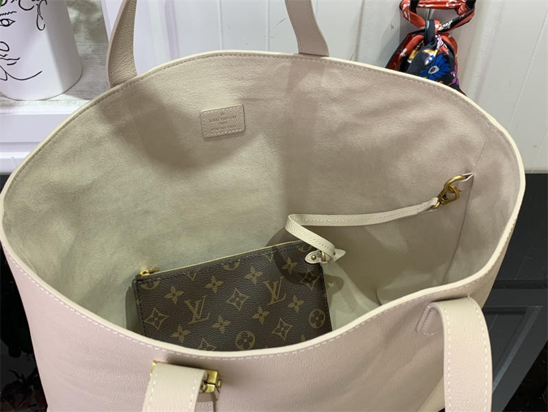 LV Onthego Monogram M25342 1984brand