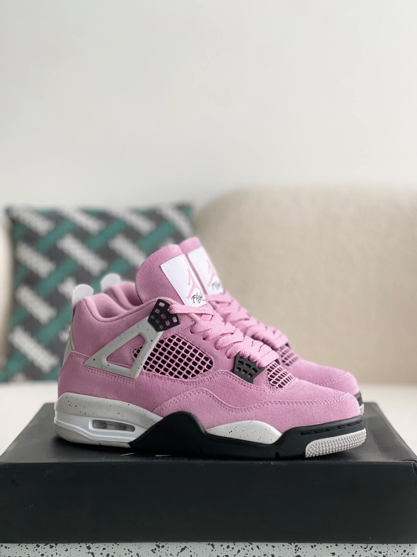 Air Jordan 4 Retro "Orchid"