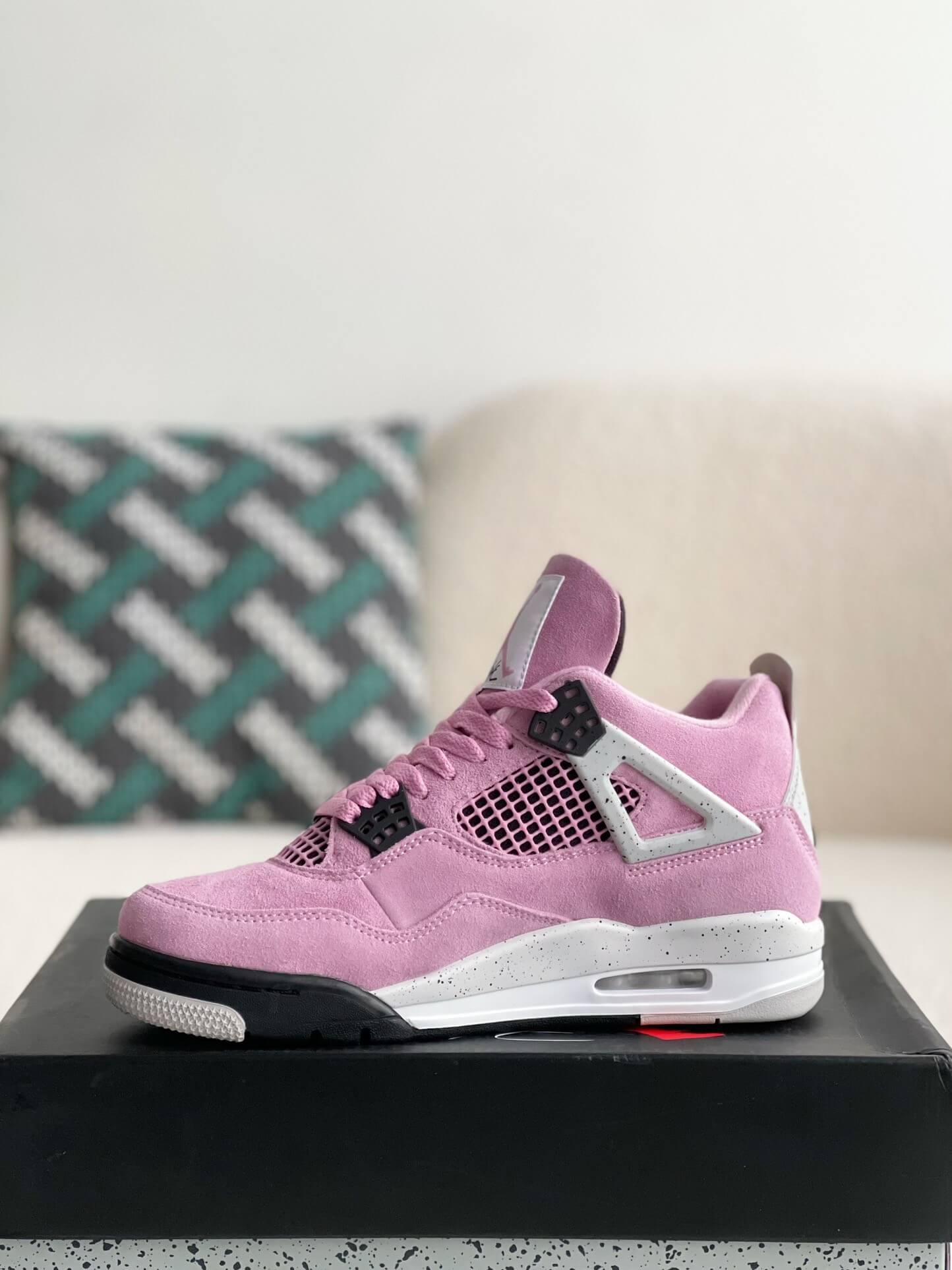 Air Jordan 4 Retro "Orchid"