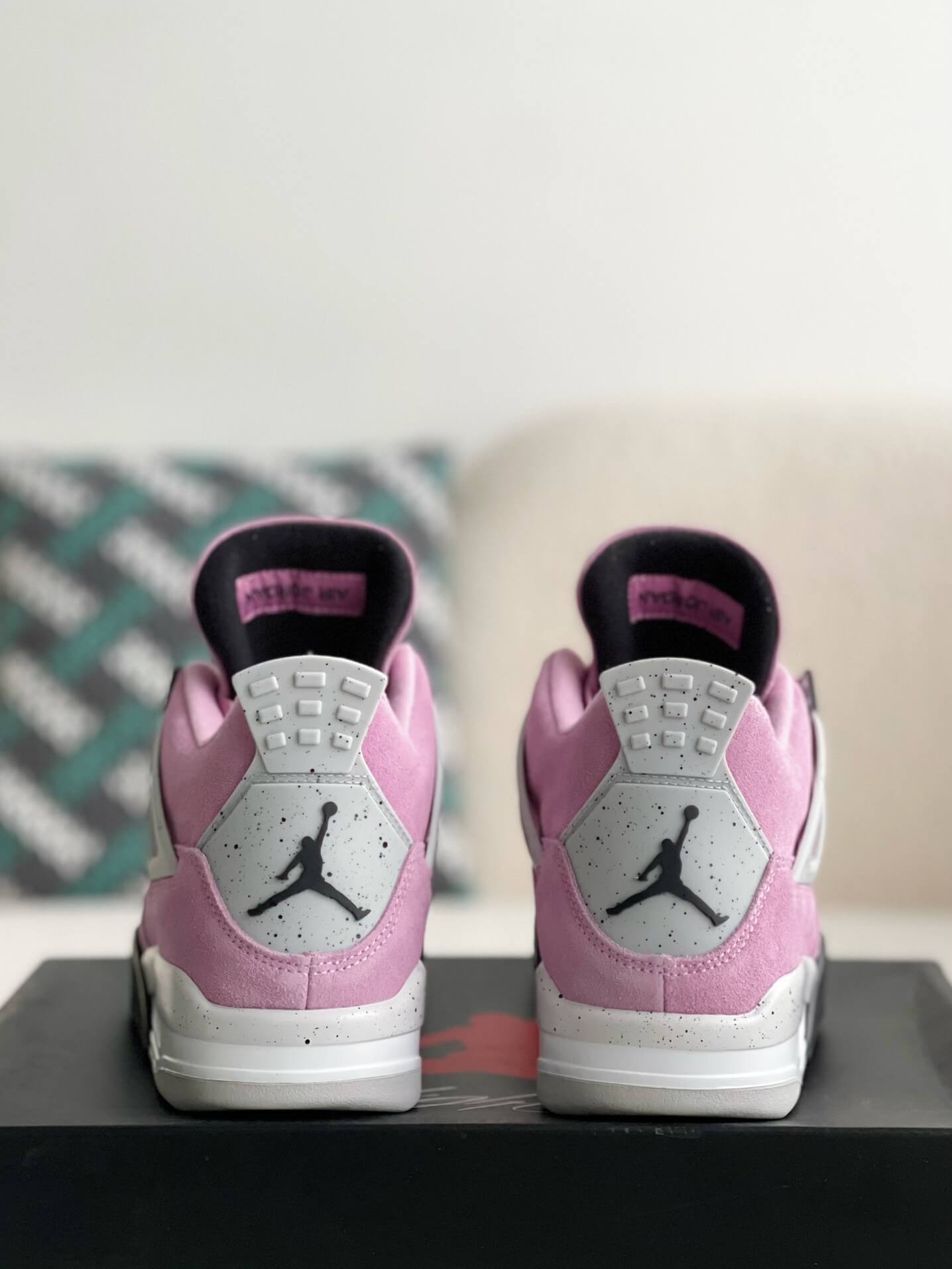 Air Jordan 4 Retro "Orchid"