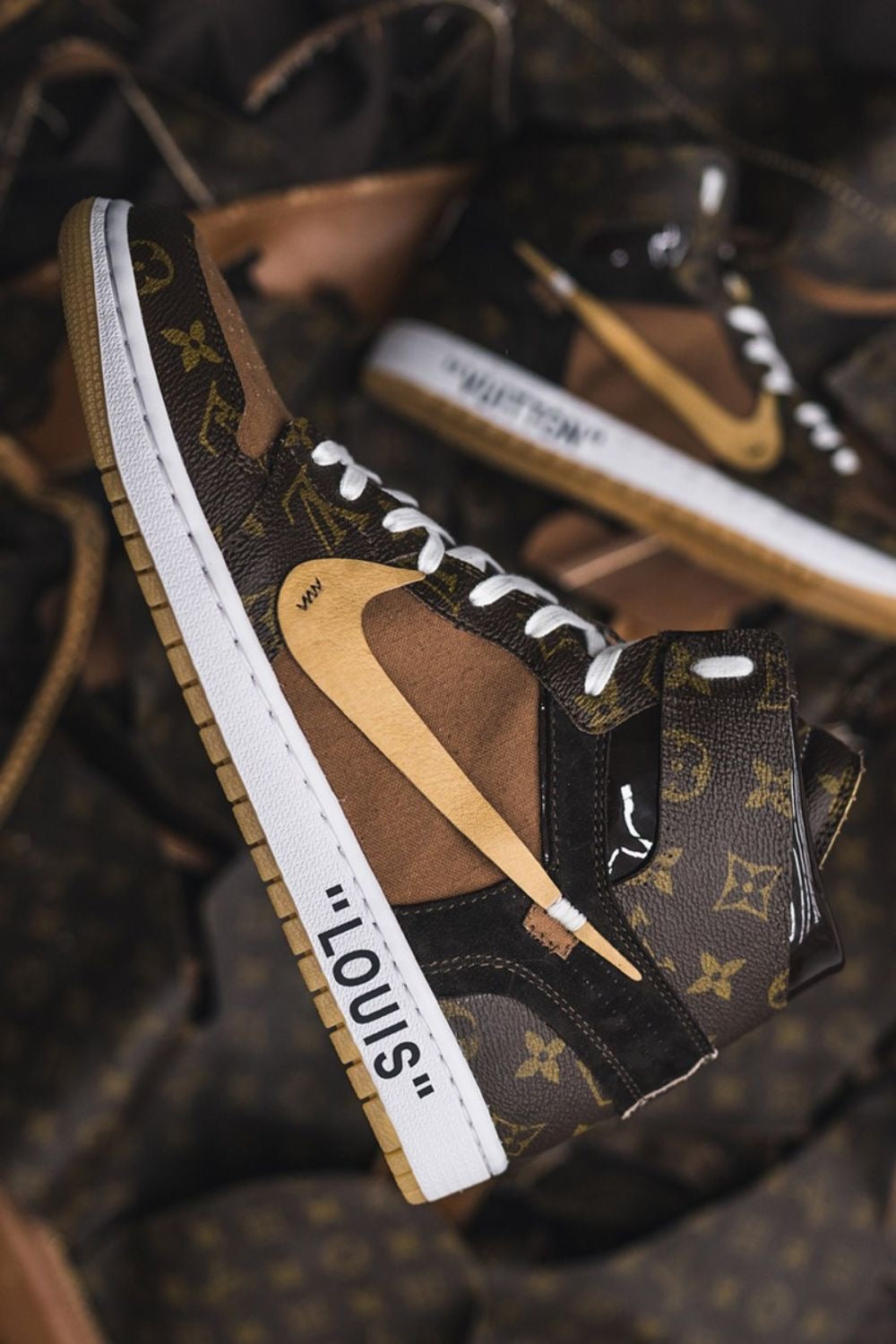 Custom Air Jordan 1 x LV Monogram Logo - sneakerhillcom