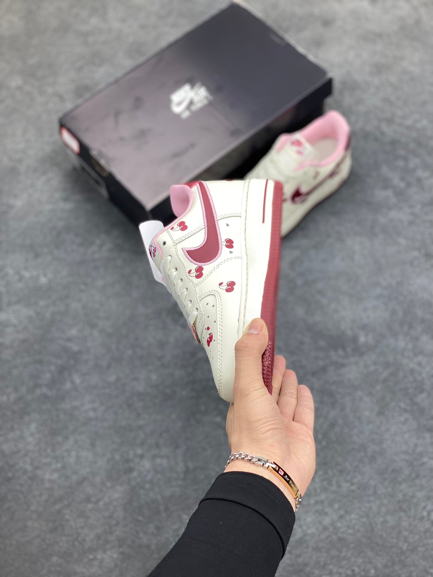 Custom Air Force 1'07 Low Valentine's Day sneakerhypes