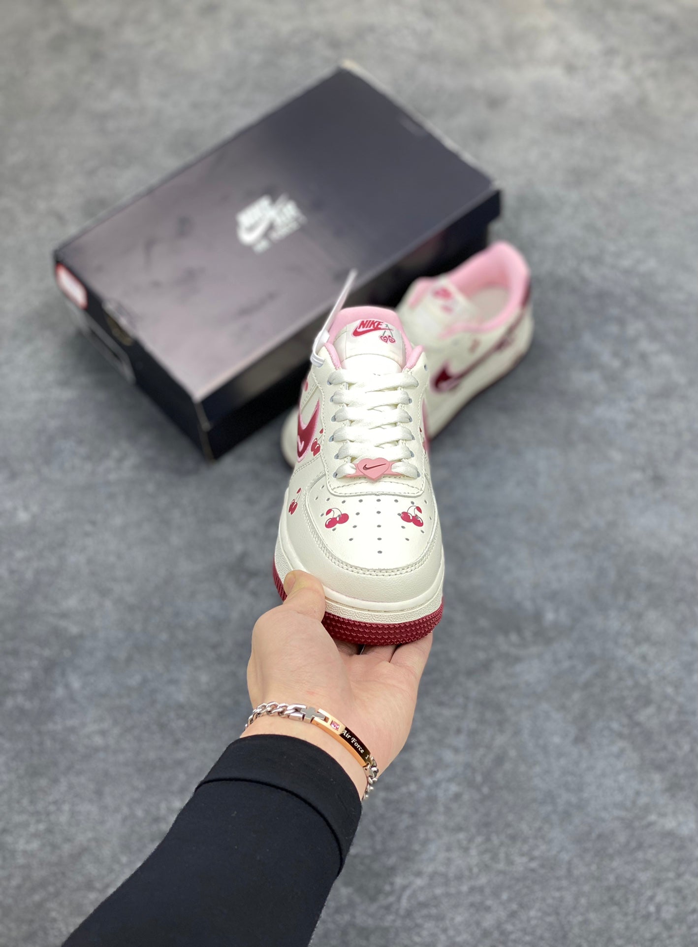 Custom Air Force 1'07 Low Valentine's Day sneakerhypes