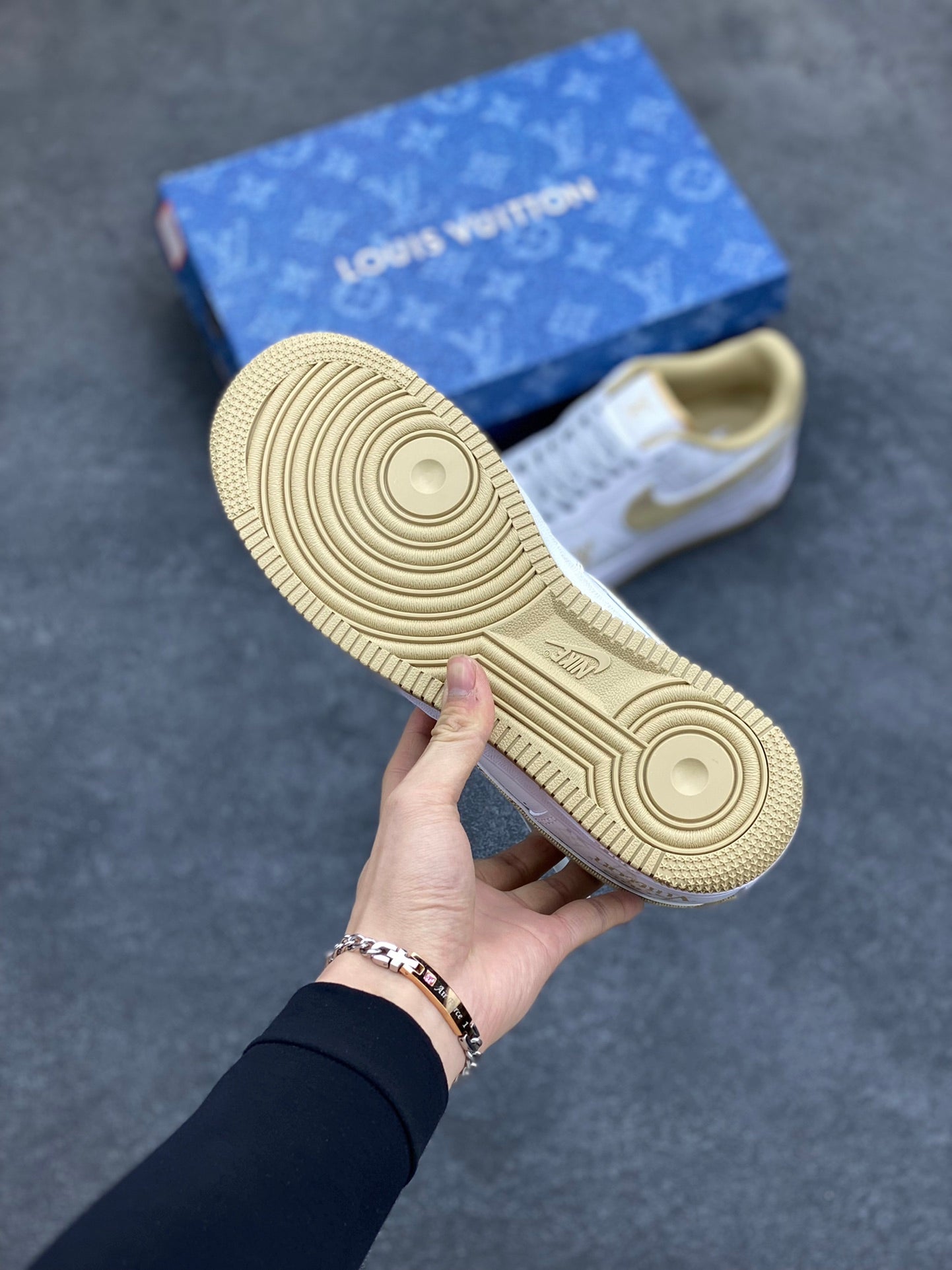 Custom Air Force 1 07 Low x LV CV0670-100 sneakerhypes