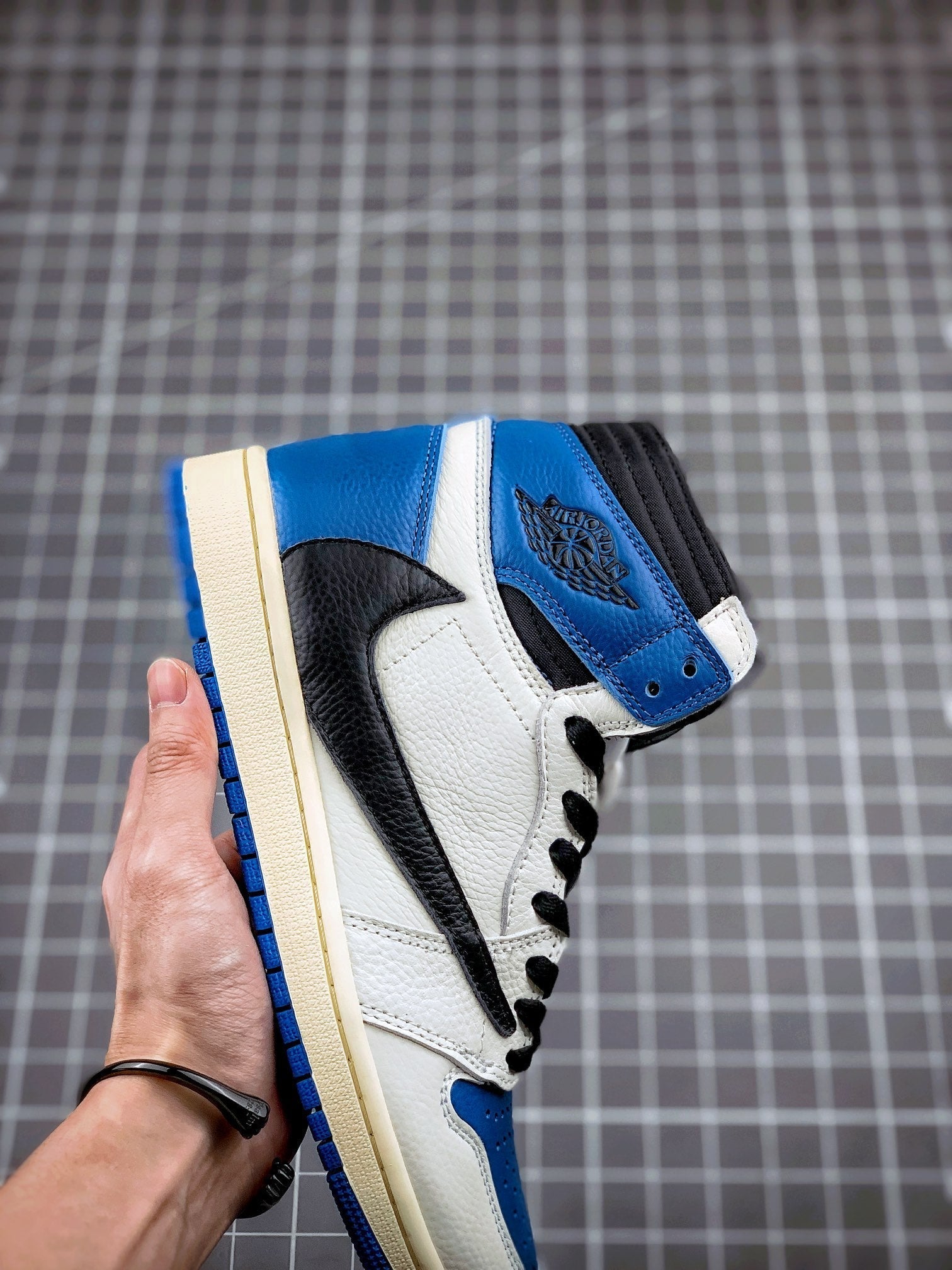 Custom Air Jordan 1 High OG SP Fragment x Travis Scott DH3227-105 sneakerhypes