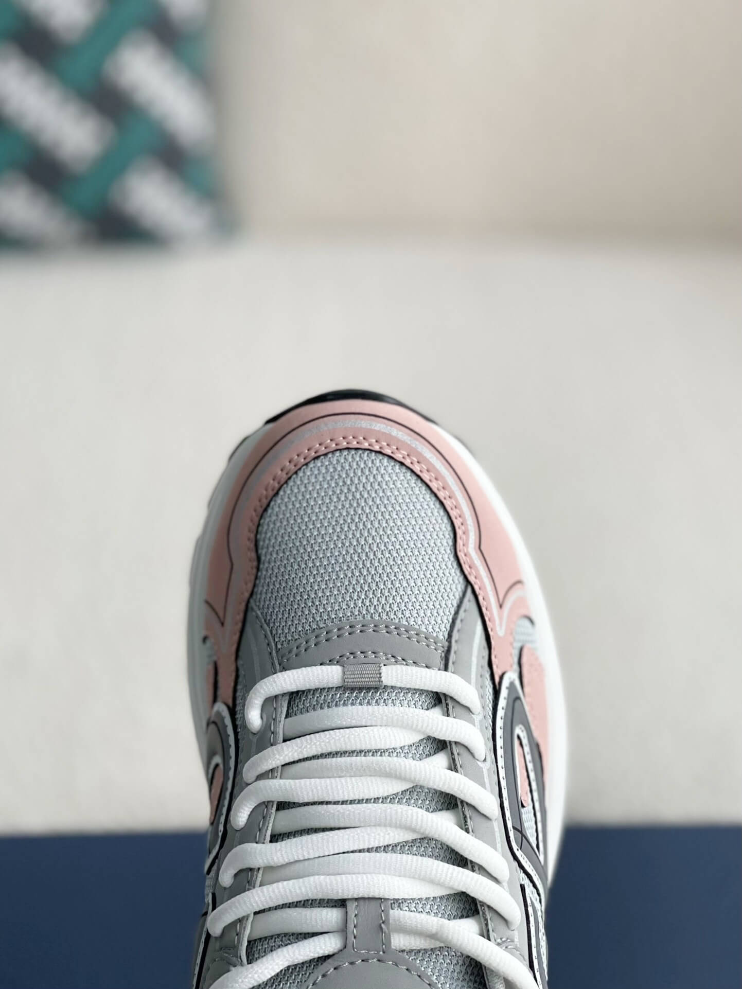 DR B30 Grey Light Pink Sneakers