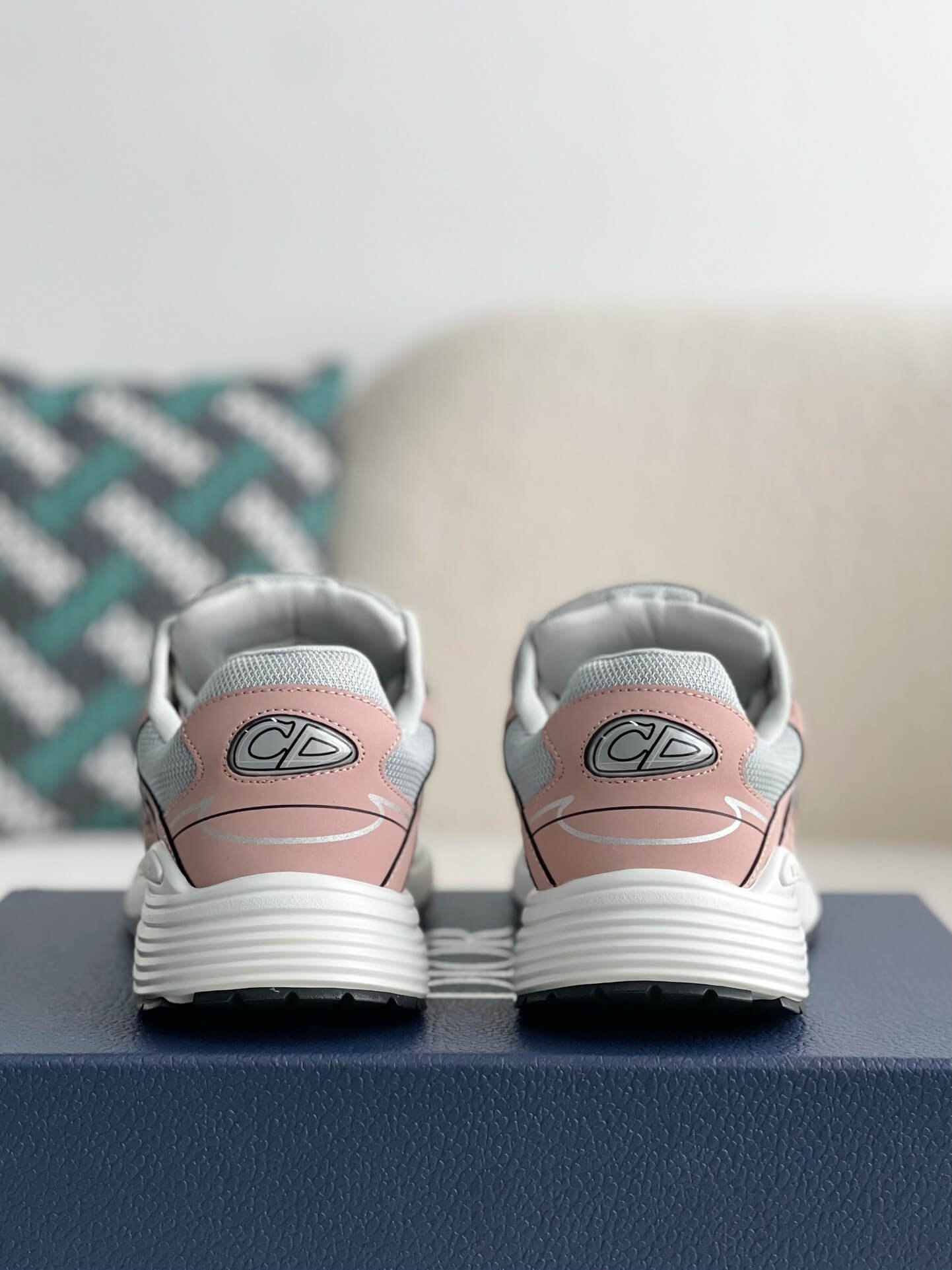 DR B30 Grey Light Pink Sneakers