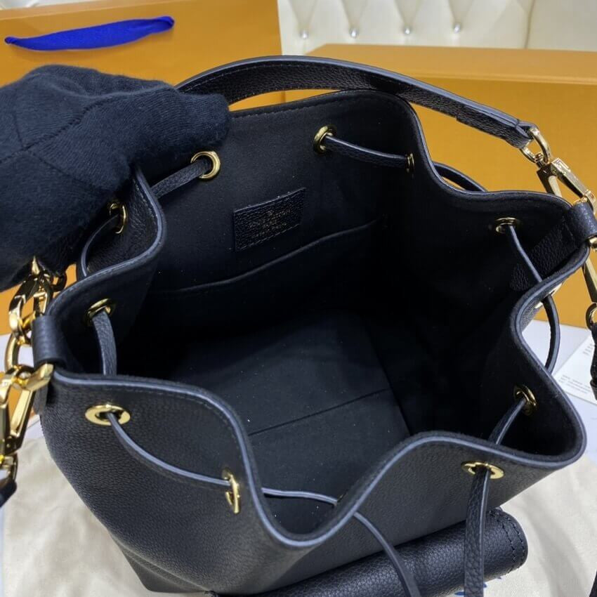 Sneakerhill Lockme Bucket Bag Black - LUV 537