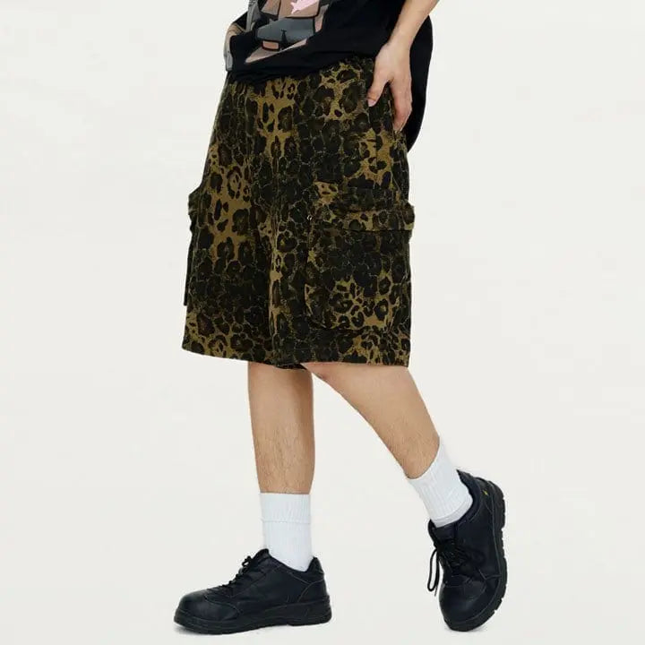 Sneakerhill® Retro Cargo Shorts Leopard Print - sneakerhillcom