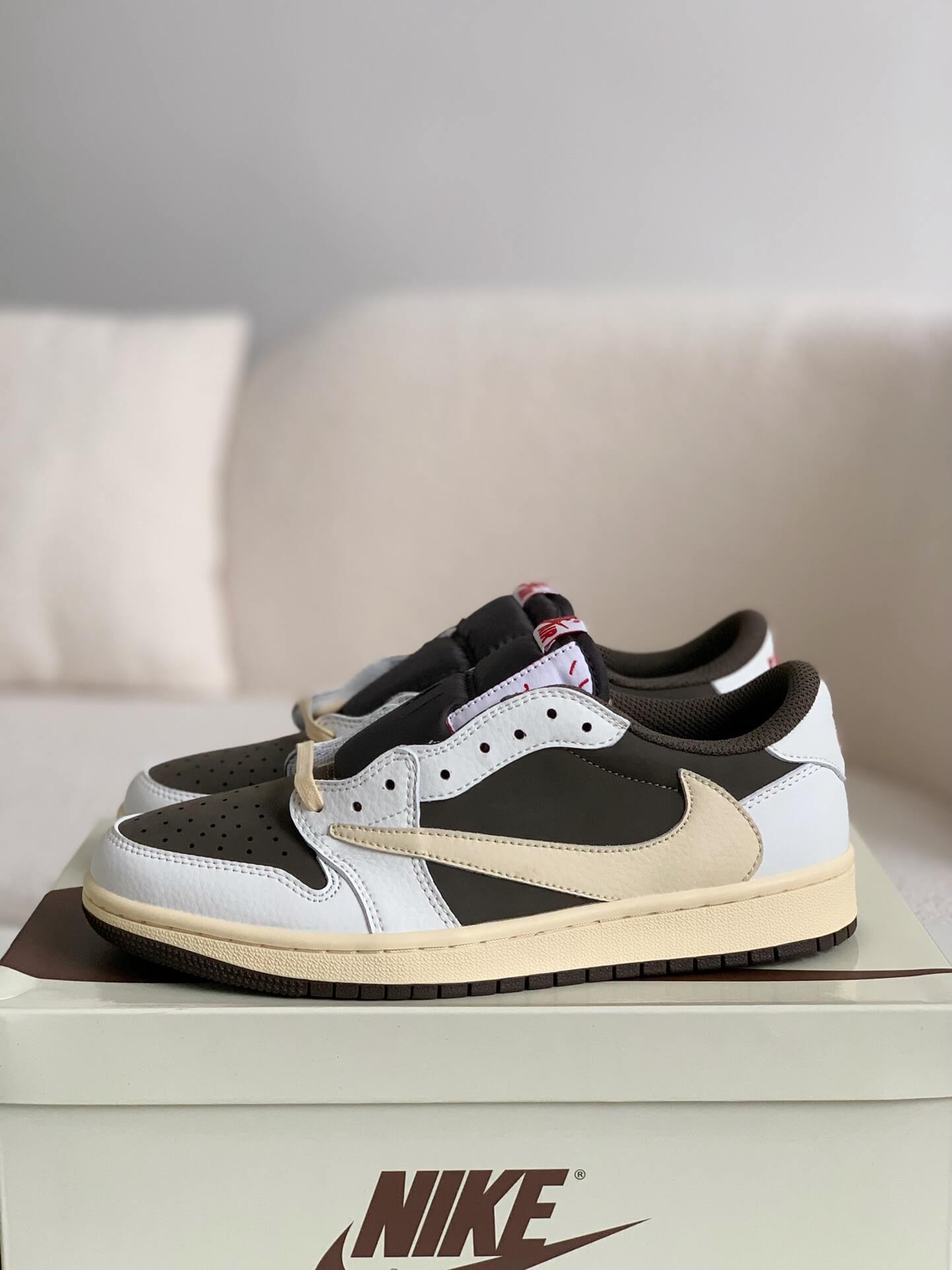 Travis Scott x AJ1 Low OG "Mocha"