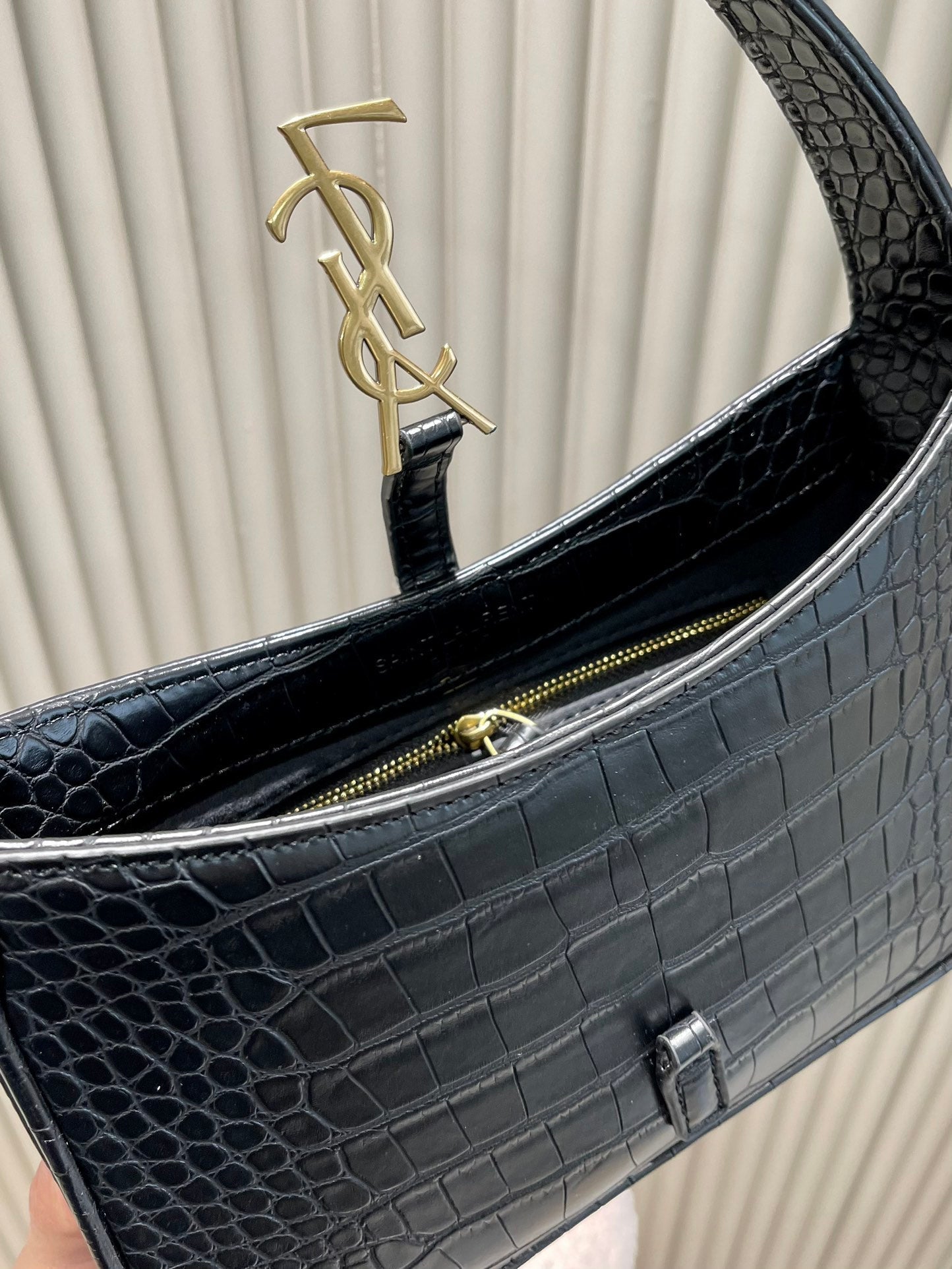 Sneakerhill - Luxury Edition Bags SLY 223