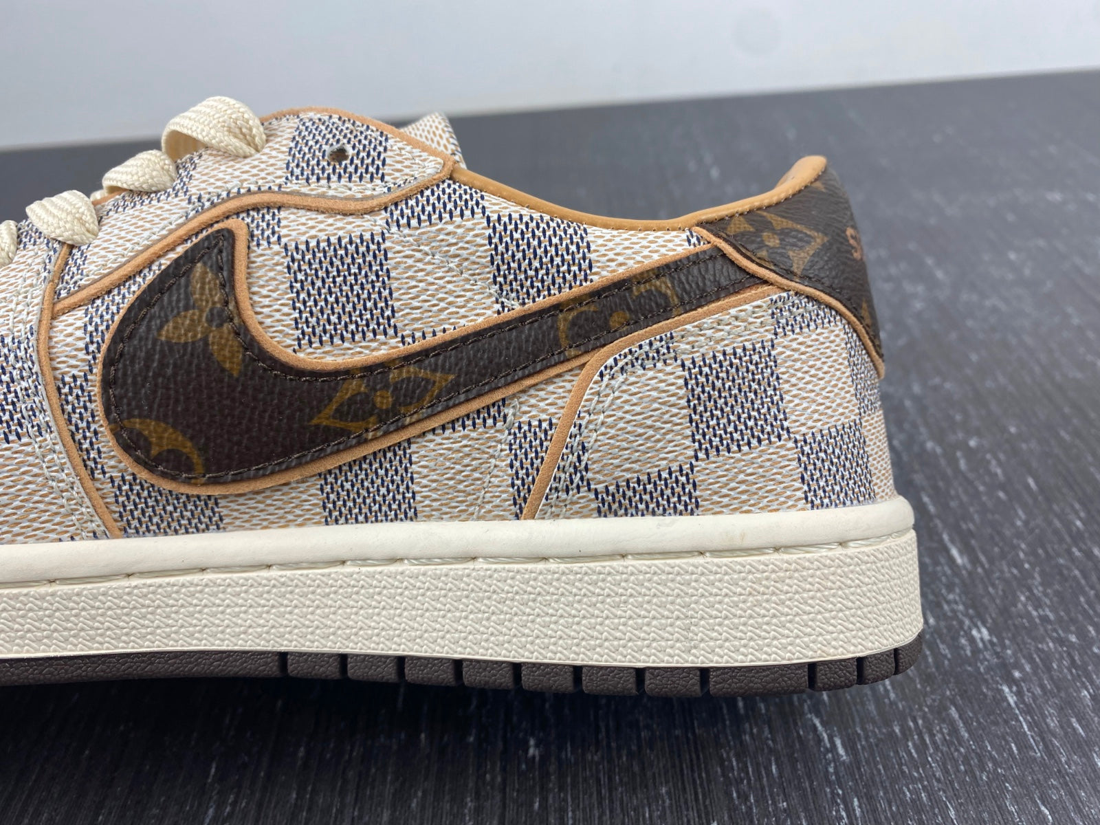 Custom Air Force 1 LV Low Surgeon Los Angeles - sneakerlandnet