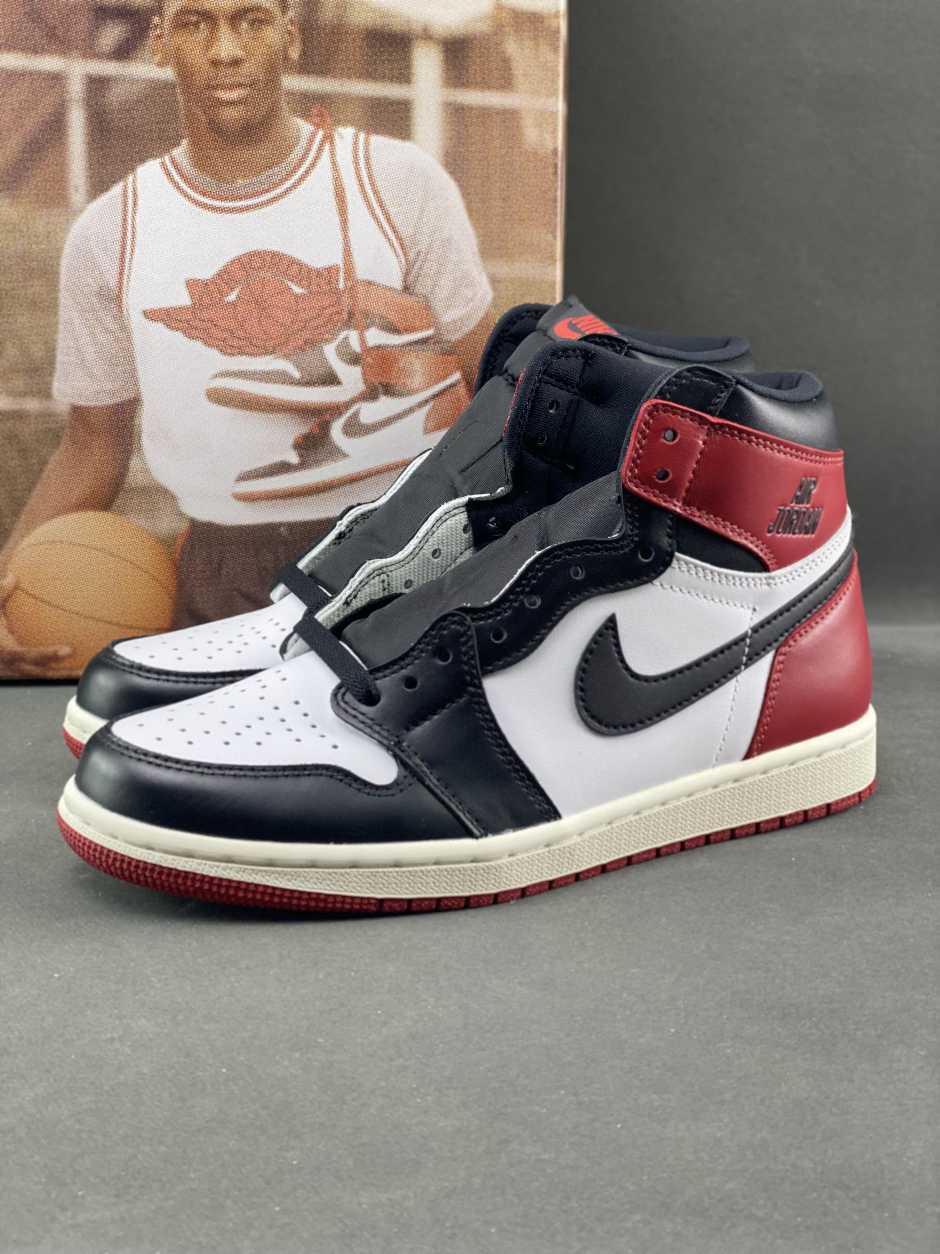 Custom Air Jordan 1 High OG“Black Toe Reimagined” sneakerland