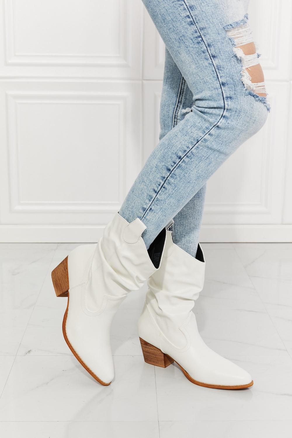 MMShoes Better in Texas Scrunch Cowboy Boots in White Trendsi