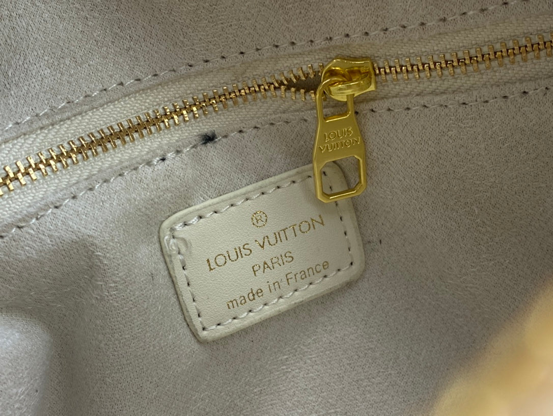 Sneakerhill - Top Quality Bags LUV 194