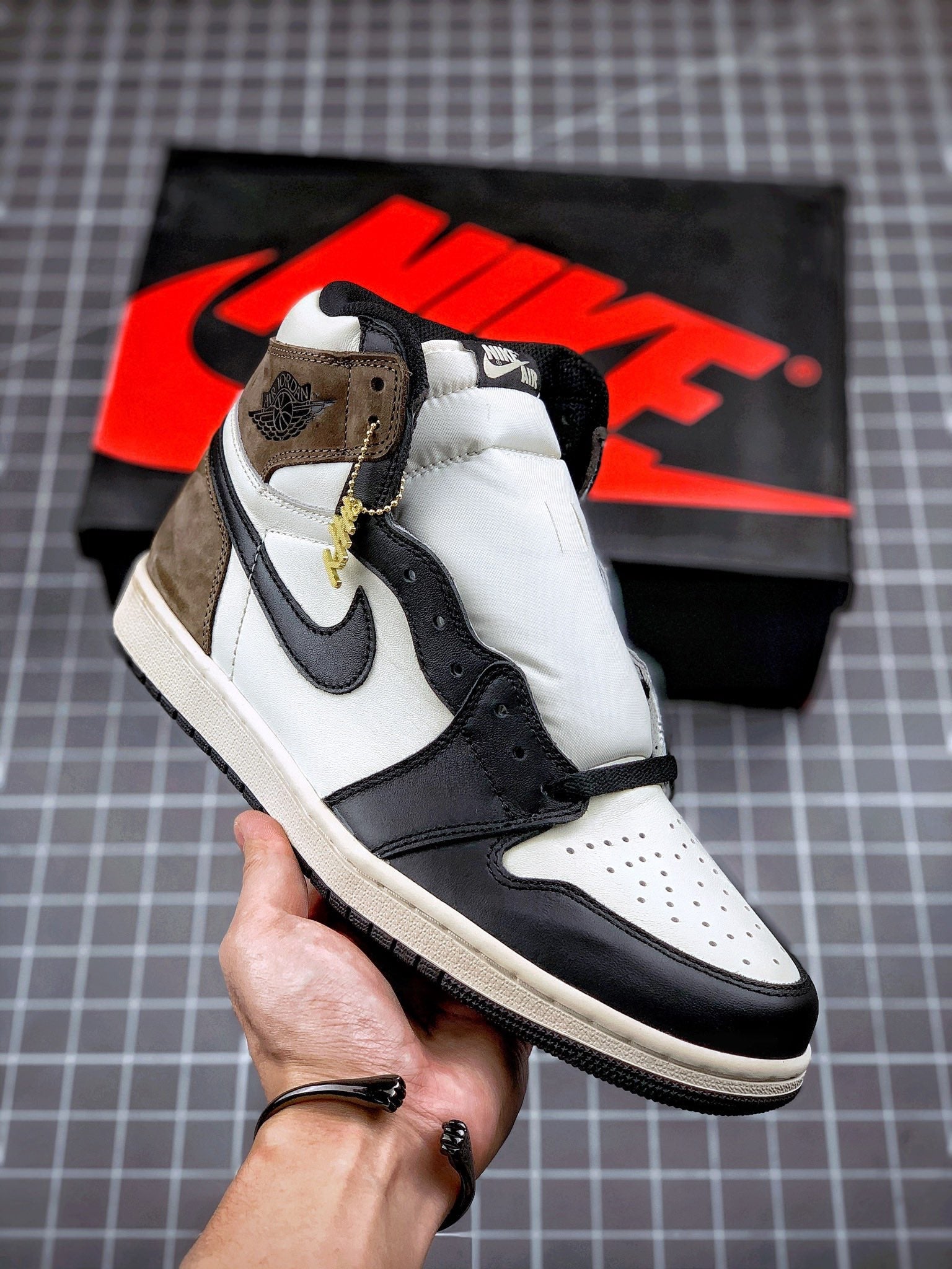 Custom Jordan 1 Retro High Dark Mocha - 555088-105 sneakerhypes