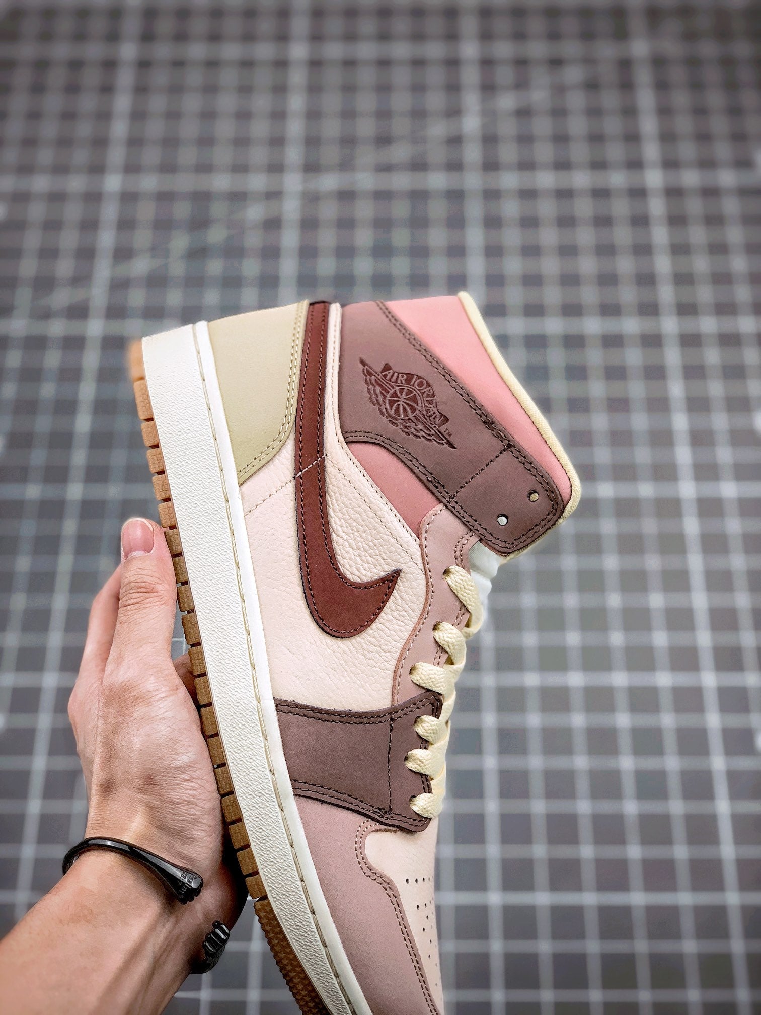 Custom Jordan 1 Mid SE Dark Pony Smoky Mauve DO7440-821 sneakerhypes