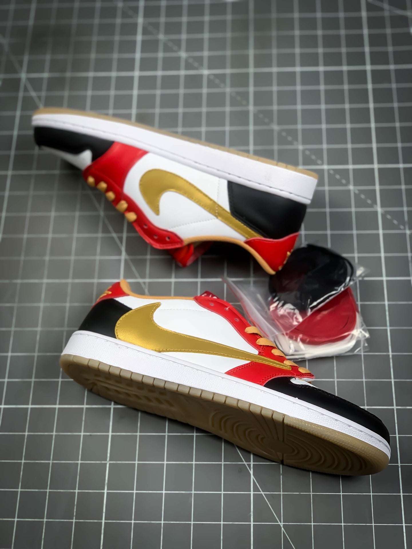 Custom Travis Scott x Air Jordan 1 Reverse Mocha sneakerhypes