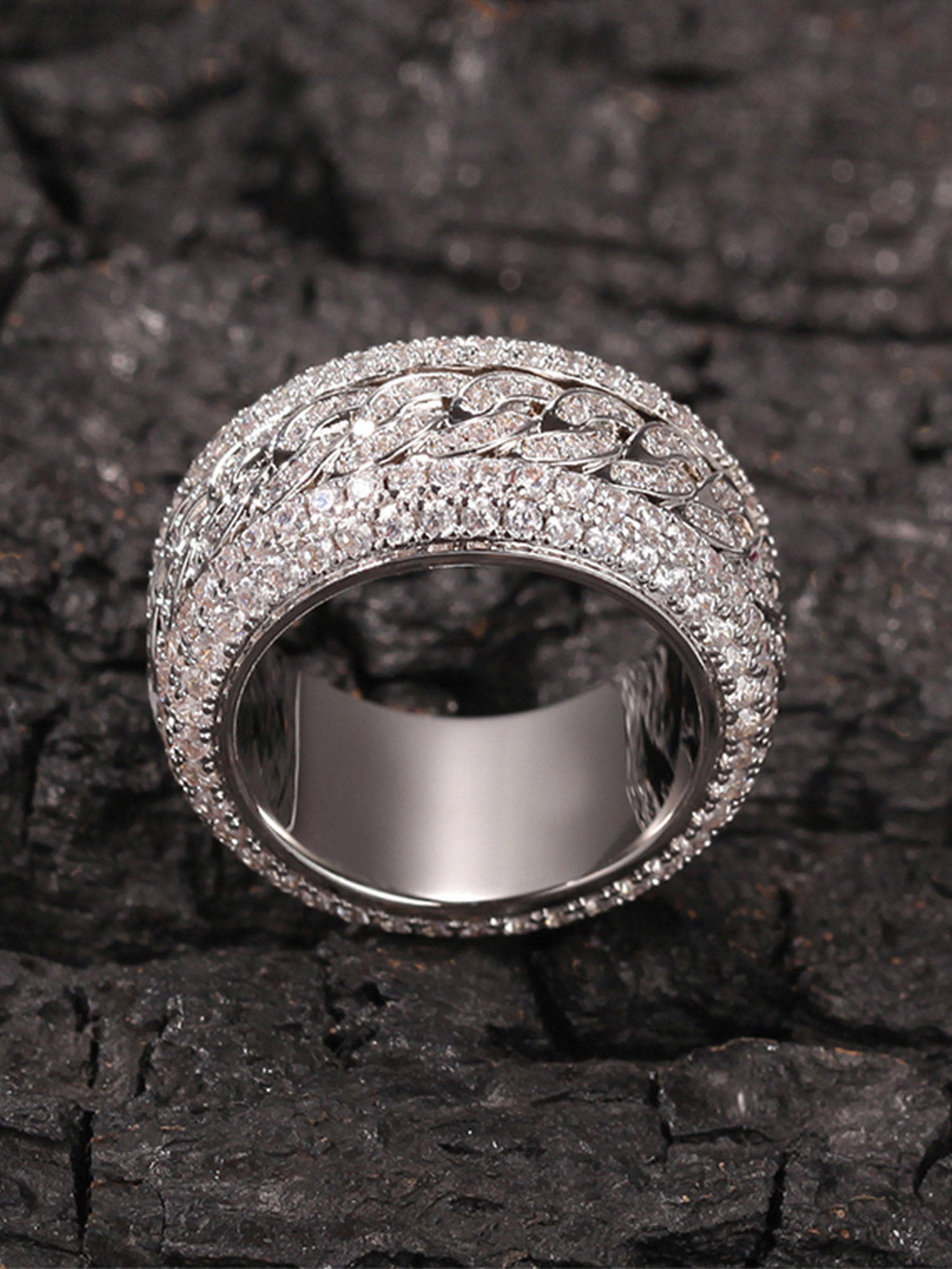 Sneakerhill Full Diamond Spinnable Ring