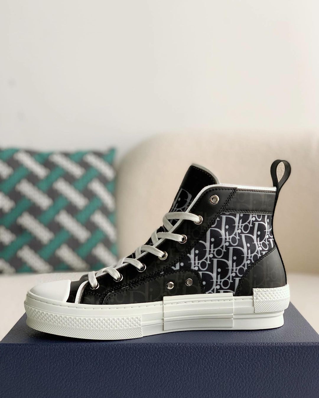 DR B23 High-Top Sneakers